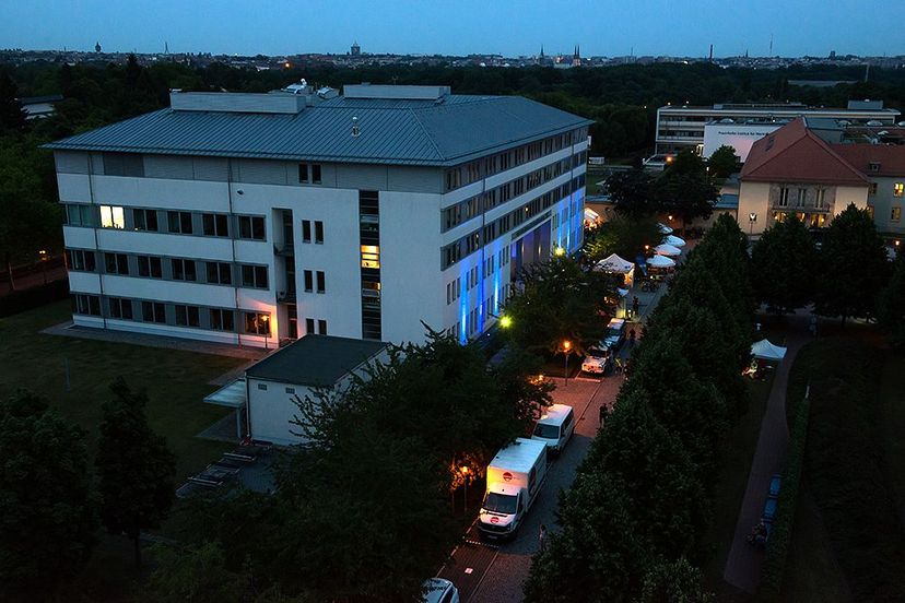 Lange Nacht der Wissenschaften in Halle - UFZ-Gebäude am Abend